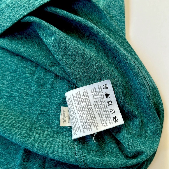 Nike Men’s Dri-Fit Green Long Sleeves Shirt - Picture 4 of 6